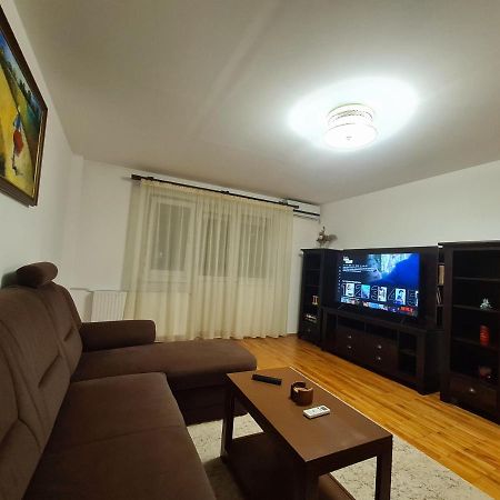 Clasic Apartment Nufarul Орадя Экстерьер фото
