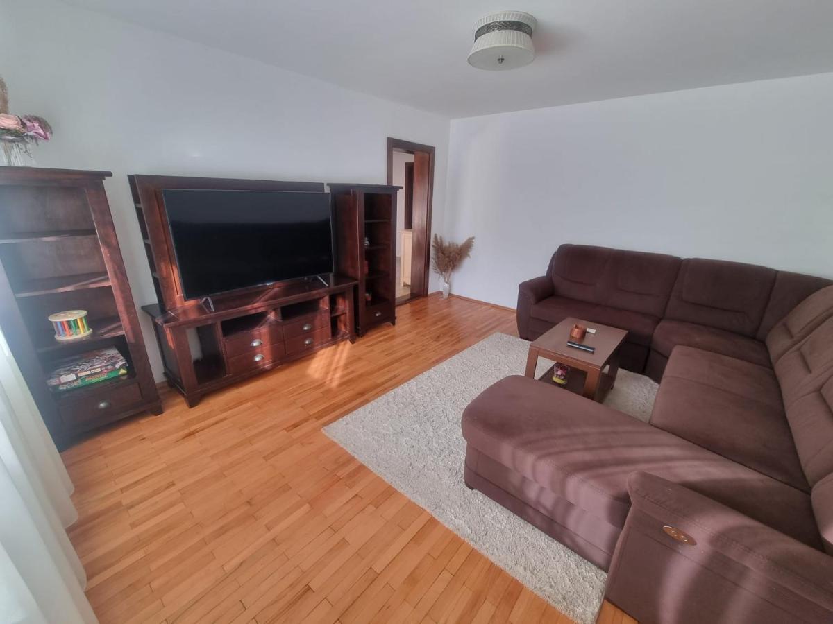 Clasic Apartment Nufarul Орадя Экстерьер фото